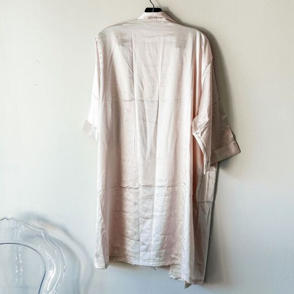 Brand New Pink Satin Robe OS - Picture 2 of 2